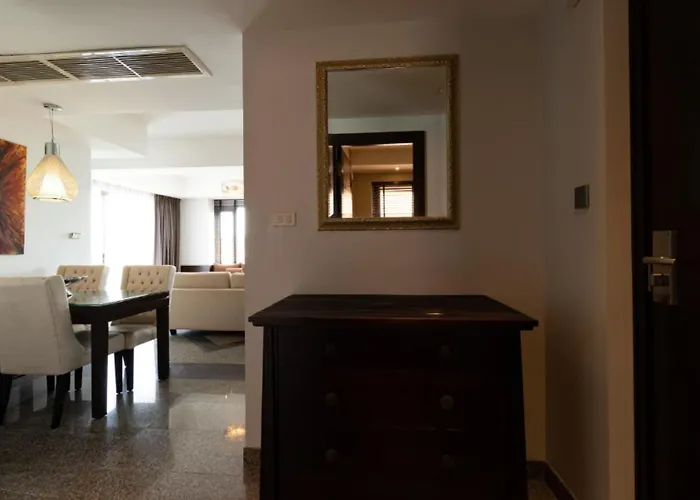Apartahotel The Celadon 5*