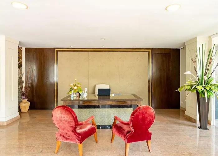 Apartahotel The Celadon 5*